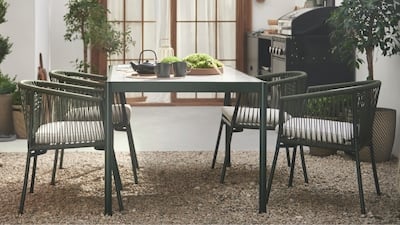 Садові меблі зі столом