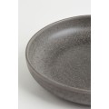 H&M Home Глубокая керамическая тарелка, Темно коричневый 0644360010 | 0644360010